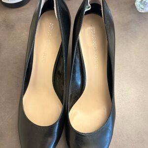 Franco Sarto Black Leather Round-Toe Heels
